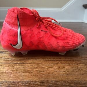 Nike Phantom Luna Women’s Soccer Cleats